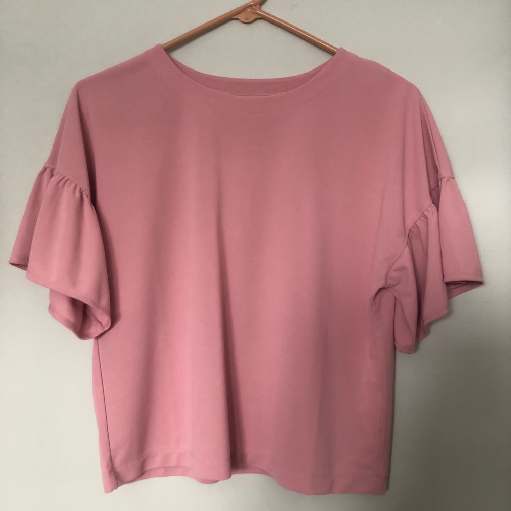 pink uniqlo shirt